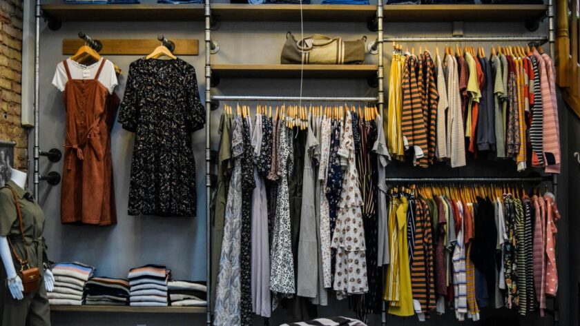 Styl vintage vs styl retro: który z nich pasuje do Ciebie?